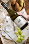 OUTSHINERY-EightAtTheGate-SipsAndBites-Chard-2018